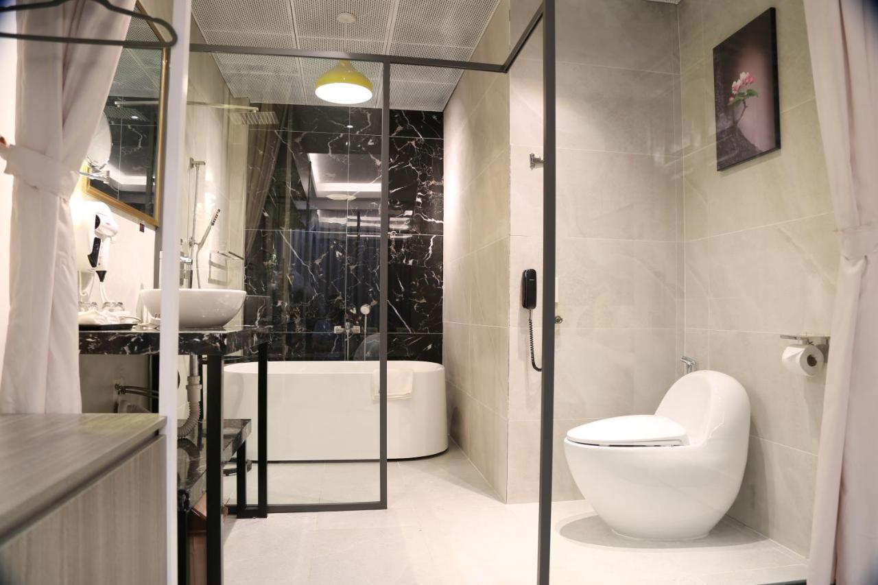 הו צ'י מין סיטי The Queendor Boutique Hotel מראה חיצוני תמונה